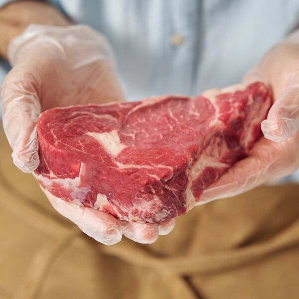 Стейк из мраморной говядины Ribeye 0.2-0.4кг