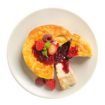 

Запеканка Уже Готово творожная с малиной и клубникой 220 г