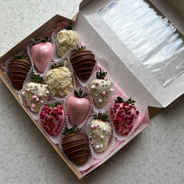 Клубника в шоколаде 12 шт