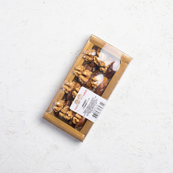 Финики с грецким орехом