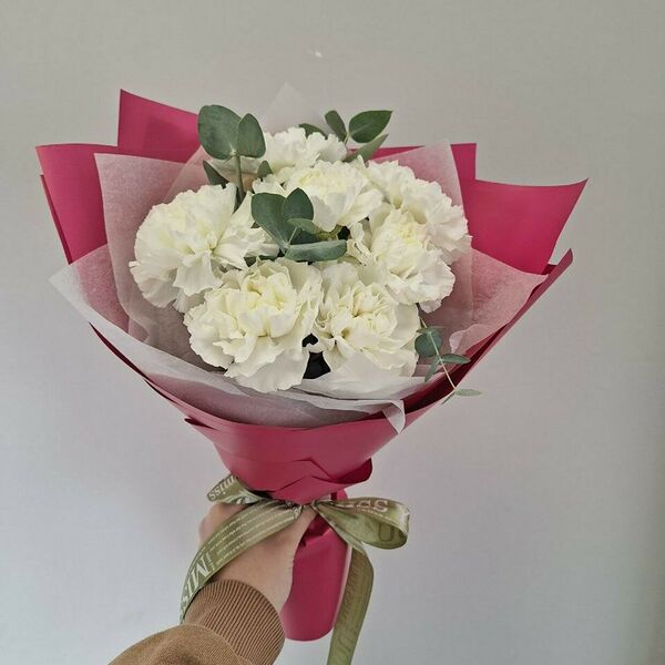 Букет из белых диантусов