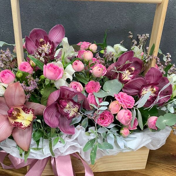 Ящик с орхидеей