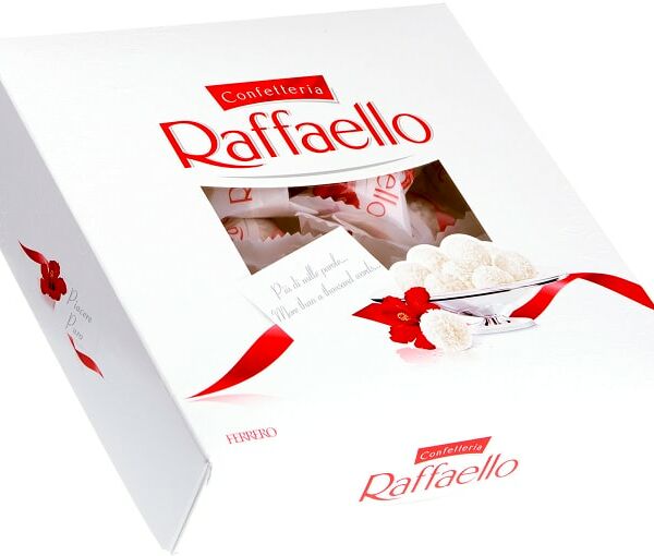 Конфеты Raffaello с цельным миндальным орехом в кокосовой обсыпке 240г