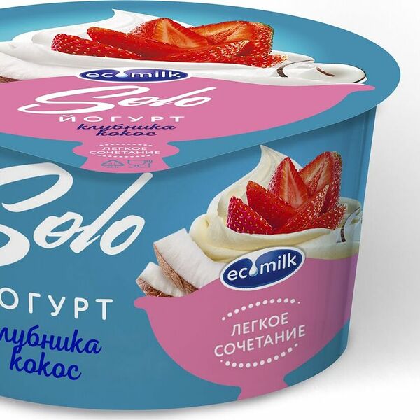 Йогурт Экомилк Соло с клубникой и кокосом 4,2%