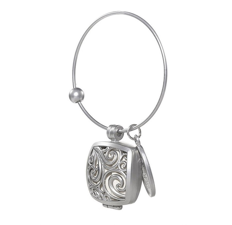 

Ароматизатор для авто квадратный "Черная черешня" Yankee candle, Китай