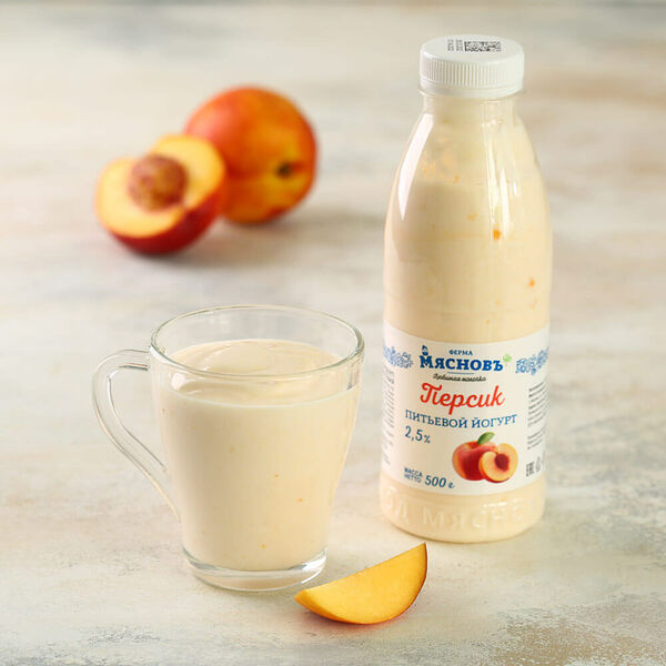 Йогурт питьевой персик 2,5% МясновЪ Ферма
