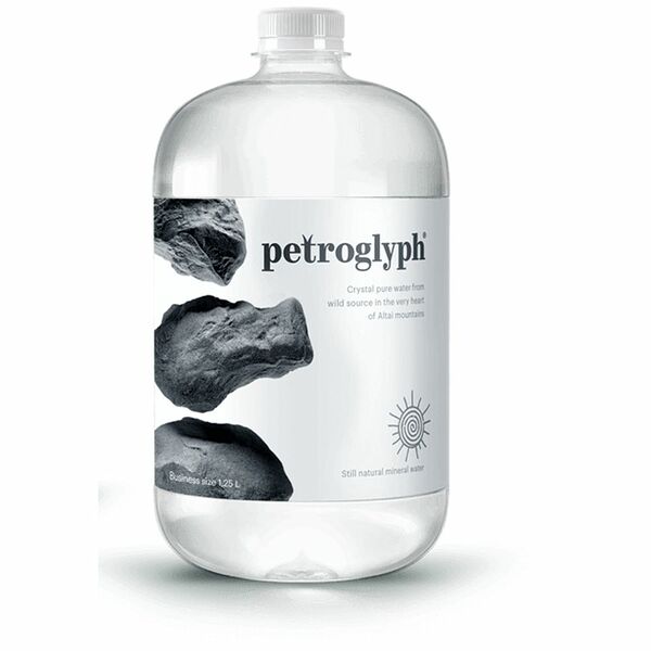 Вода минеральная Petroglyph негазированная 1.25л Россия