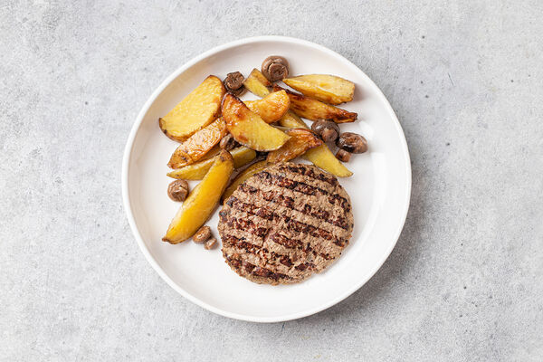 Бифштекс из говядины с картофелем