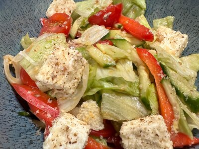 Легкий салат с кальмаром