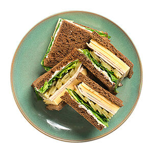 Клаб сэндвич с бужениной и маринованными огурцами, Уже Готово