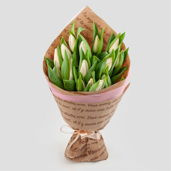 Букет 15 тюльпанов Слова любви, белые