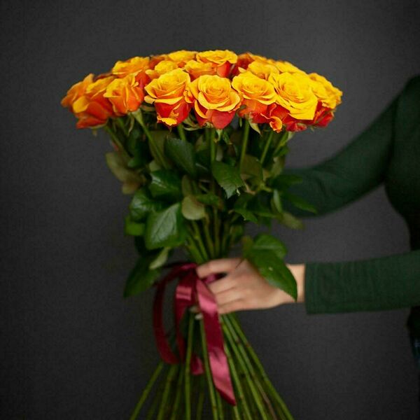 Букет цветов из 35 роз Вива Испания