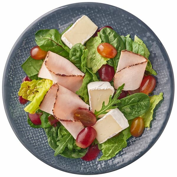 Салат с пастрами из индейки, сыром бри и миксом зелени в клюквенном соусе Шеф Перекрёсток, 150г