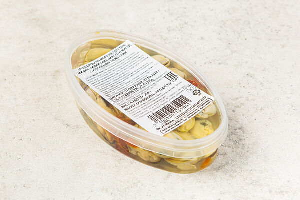 Мидии в масле с вялеными томатами