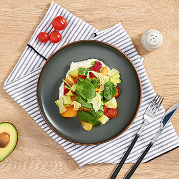 Салат из черри, огурцов, авокадо и сливочным с муссом из феты