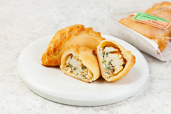 Пирожки с зеленью и яйцом на сметанном тесте, 120 г (2шт)