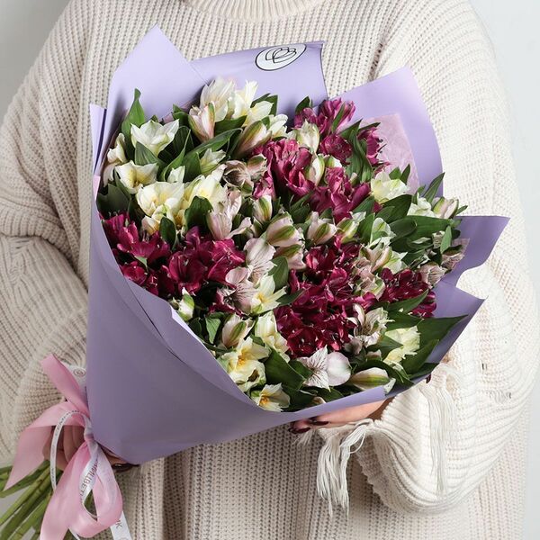 Букет из 25 альстромерий в розовых, фиолетовых и белых тонах
