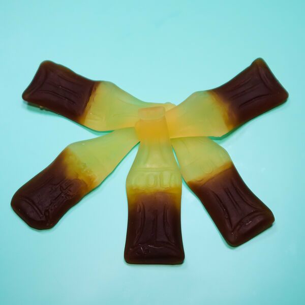 Гигантская бутылочка Кола