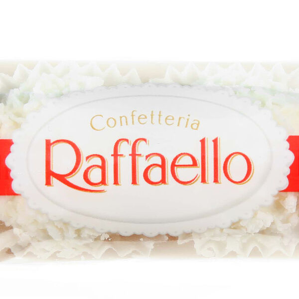 Конфеты Raffaello с цельным миндальным орехом в кокосовой обсыпке 40г