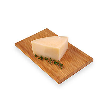 Сыр твердый «Maestro Battista Maturo» м.д.ж. в с.в. 50% КАБОШ, Россия