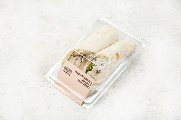 Сэндвич ролл с курицей и соусом 