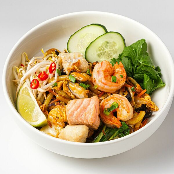 Пьяная лапша  с древесными грибами, шитаке  и ростками сои с креветками