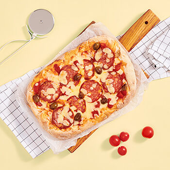 Римская пицца Пепперони с таджасскими оливками, 440г