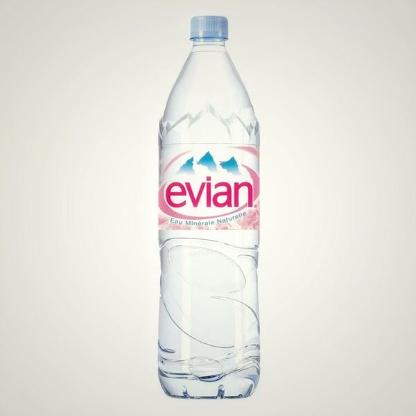 Вода негазированная Эвиан