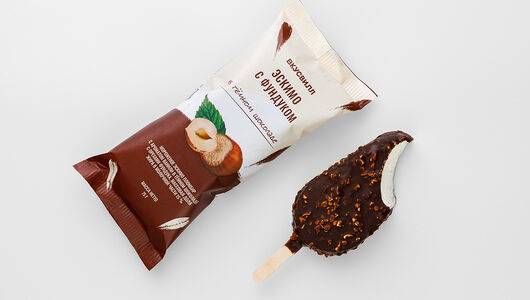 Эскимо в темном шоколаде с фундуком