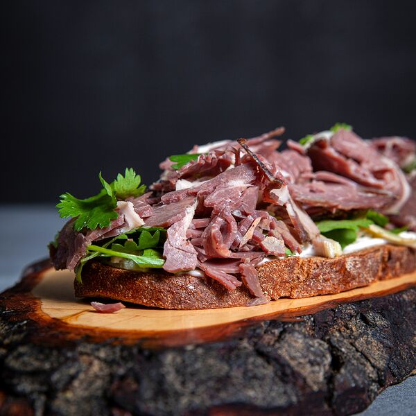 Сэндвич с бужениной из говядины