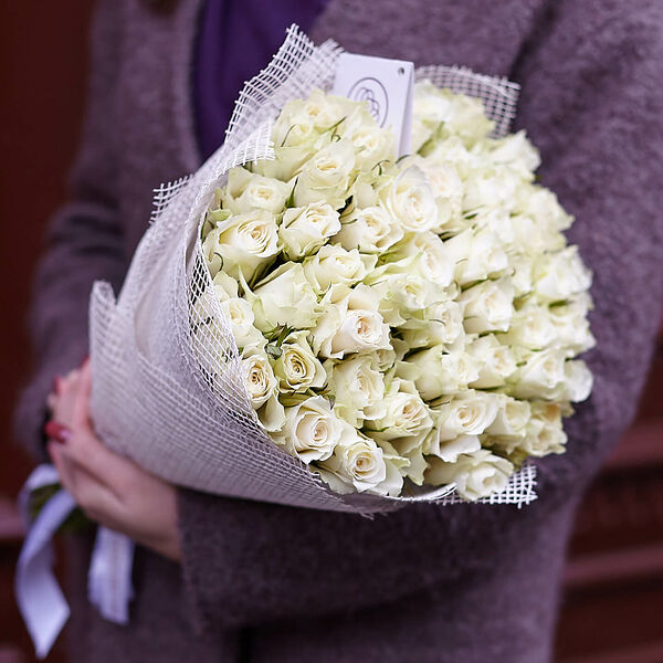 Букет из 51 белой розы 40 см (Кения).