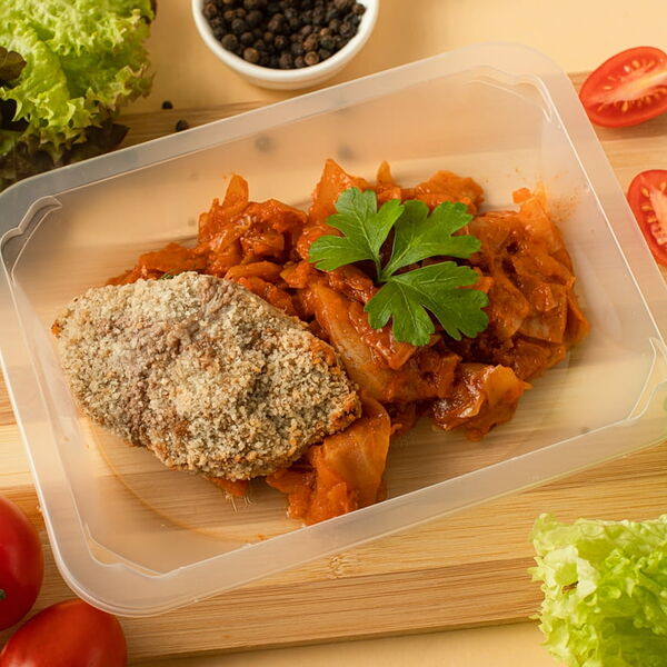 Котлета домашняя с тушеной капустой