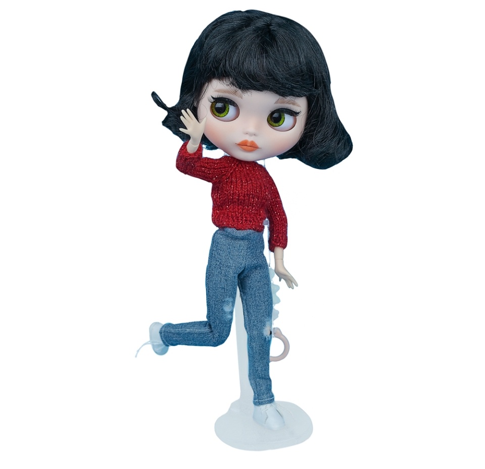 

Кукла Carolon Блайз кастом брюнетка в свитере ручная работа