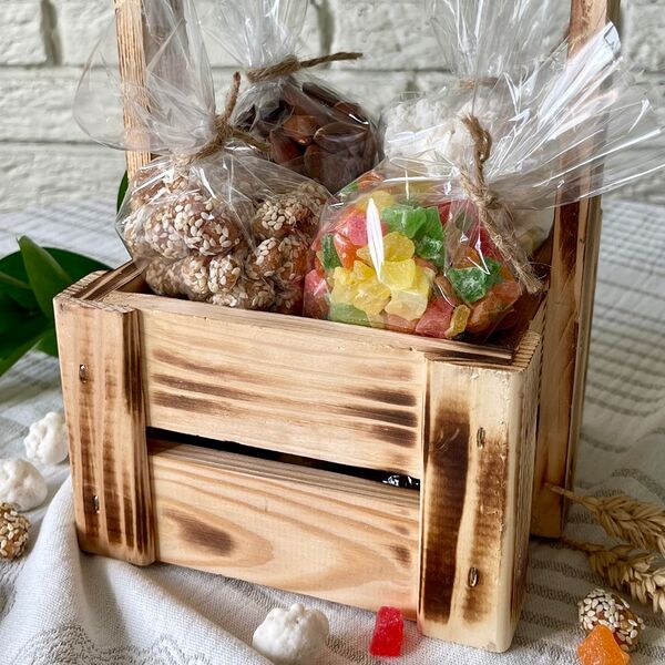 Подарочный набор с орехами и цукатами
