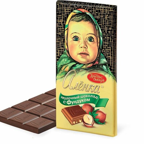 Шоколад молочный Алёнка с фундуком 90г