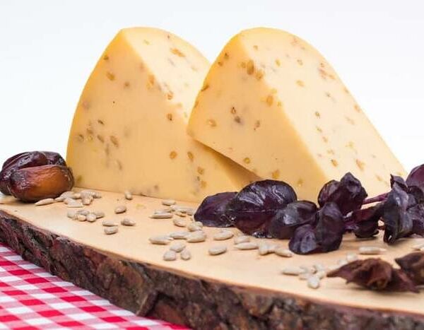 Сыр с пажитником Джон Каспийский