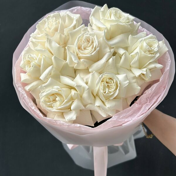 Белые французские розы