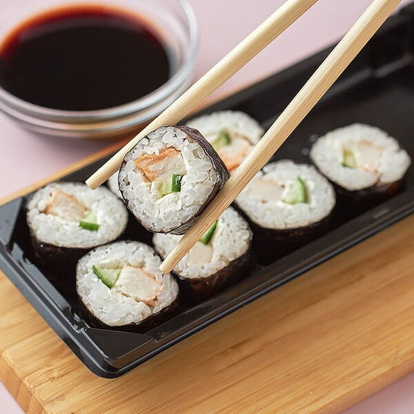 Ролл сливочный с курицей и огурцами