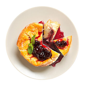 Запеканка творожная с вишней