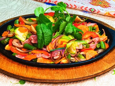 Говядина с овощами в устричном соусе