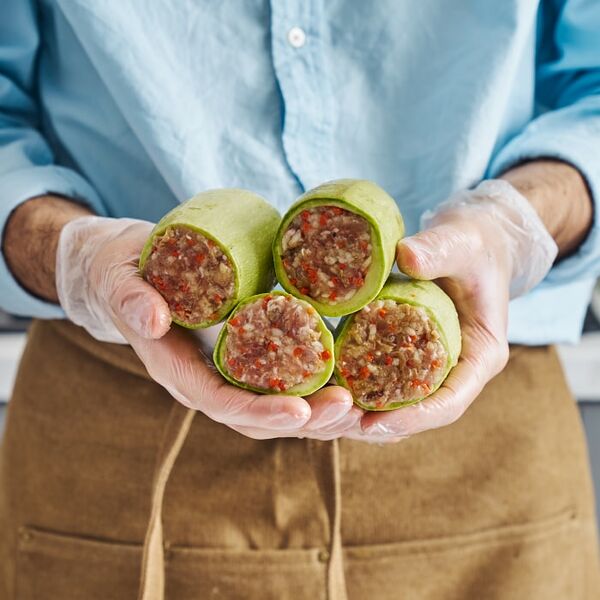 Кабачки фаршированные свининой и курицей