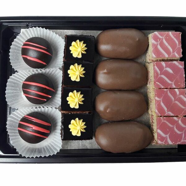 Набор пирожных Мишель Ярмарка вкуса