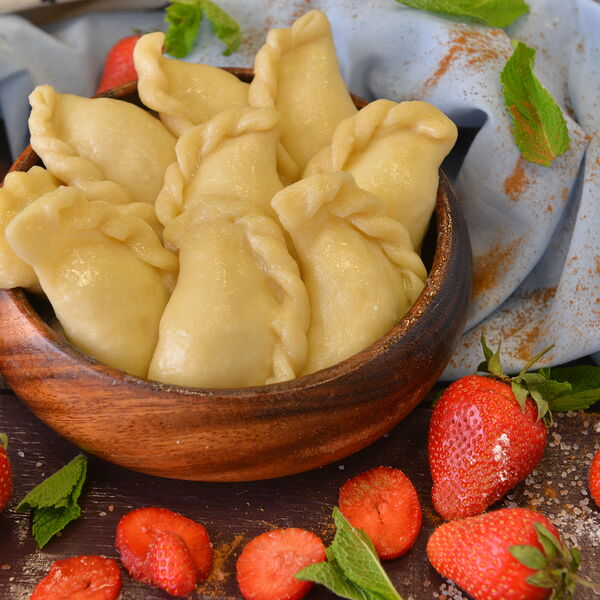 Вареники с клубникой жареные