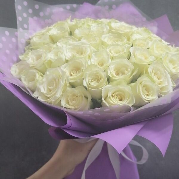 Романтичный букет из 51 розы