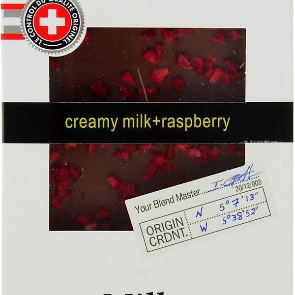 Шоколад молочный Bucheron с кусочками малины