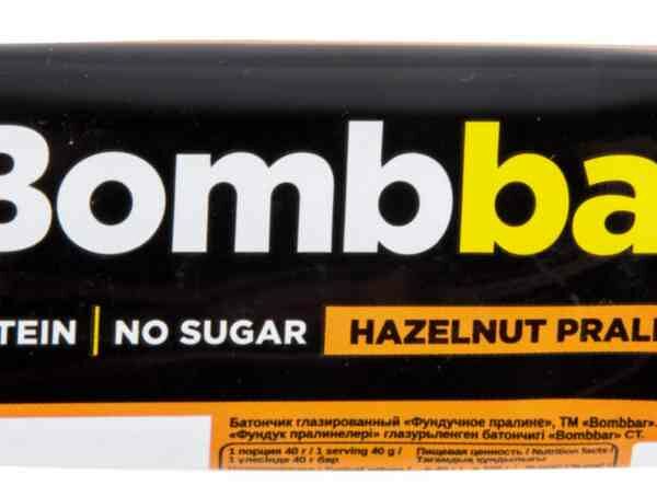 Батончик протеиновый Bombbar глазированный Фундучное пралине
