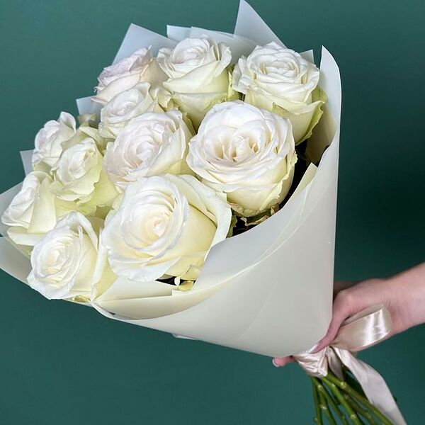 Букет цветов из 11 эквадорских роз Альба
