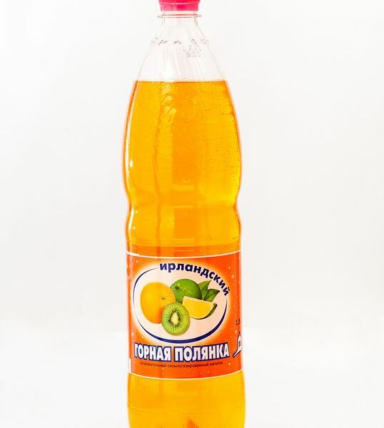 Напиток безалкогольный Горная Полянка Ирландский лимон газированный, 1.5л
