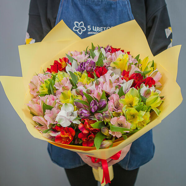 Букет из 29 альстромерий микс