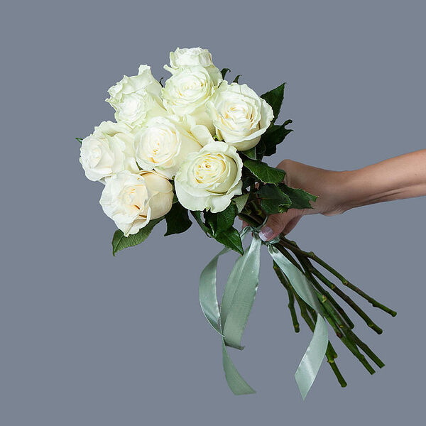 Монобукет 9 Роз Mondial под ленту Ирис